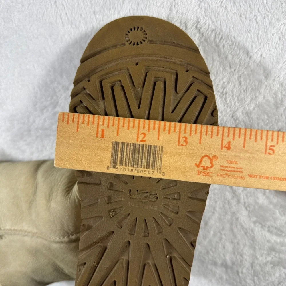 UGG Australia‎ Bailey Button Triplet Beige Tall Boots Youth(big Kid) 2 Sheepskin